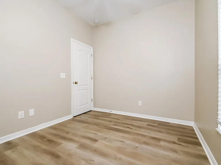 7859 Bristol Park Dr — Photo 11