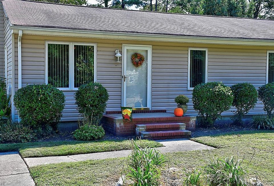 1st image of 125 Glovers Ct