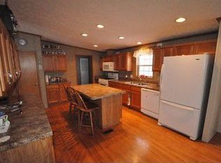 726 Country View Dr, Waupun, WI 53963