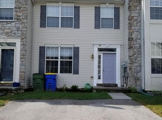 33 Sara Ln, Hanover, PA 17331