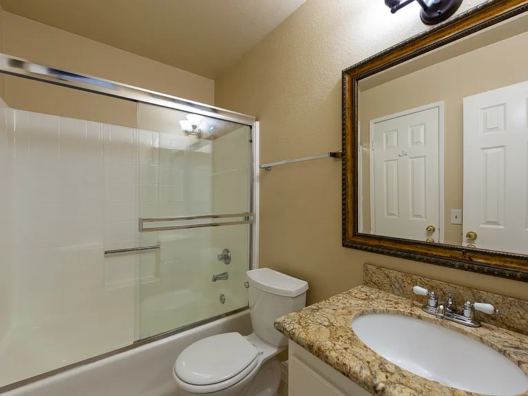 1635 Obispo Ave #D — Photo 11