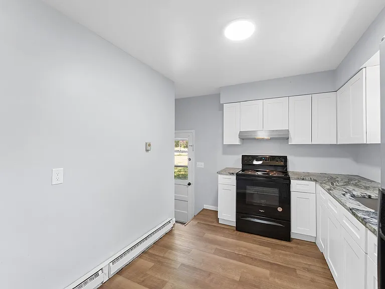 443 Manor Ave — Photo 19