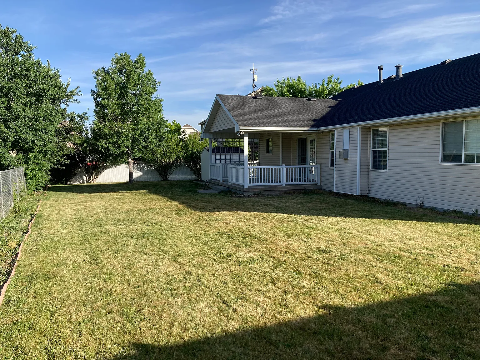 3 bed, 1500 sqft, $2,300 — Photo 3