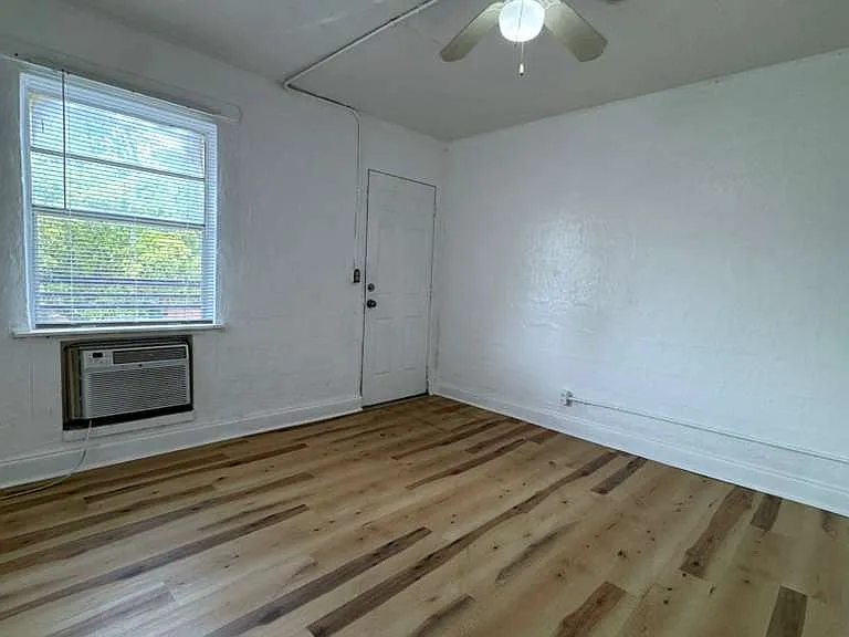 840 NW 5th Ave — Photo 2