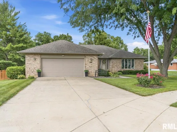 2601 Meadow Pointe Dr, Springfield, IL 62702