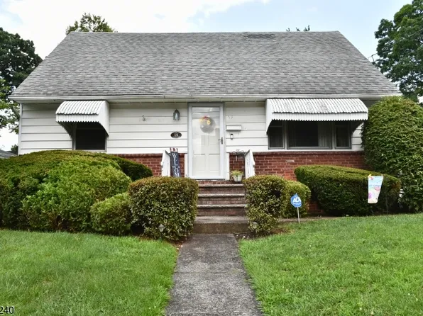 19 Florence Pl, Elmwood Park Boro, NJ 07407