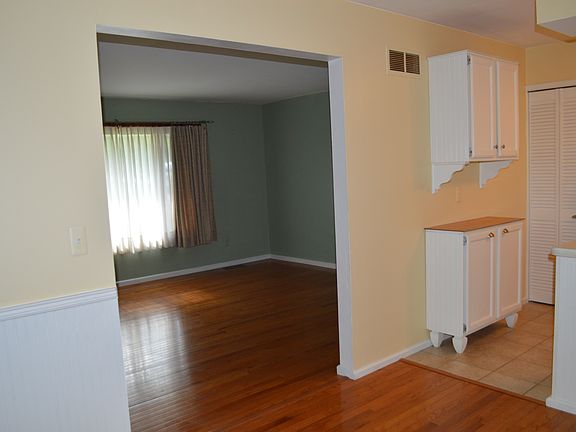 Open flow floor plan