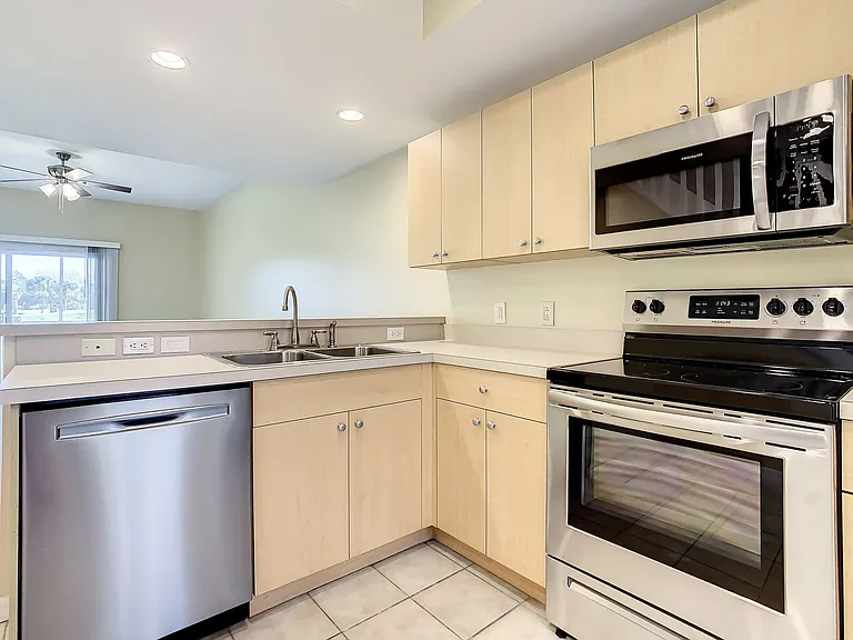 1196 Rio De Janeiro Ave #206F — Photo 9