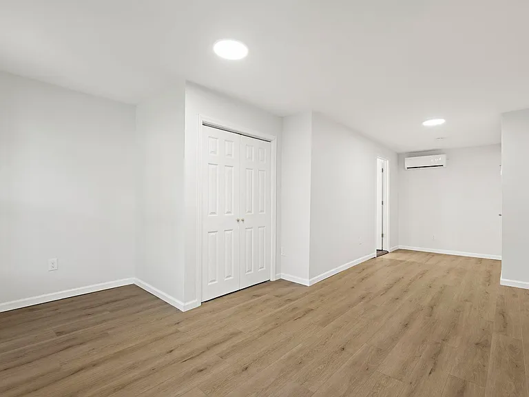 173 Van Horne St #1 — Photo 12