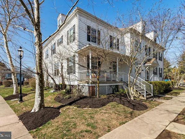 108 Lantern Dr #97, Doylestown, PA 18901