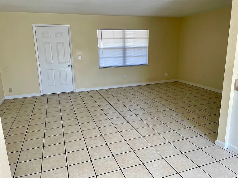 12068 Club Woods Dr — Photo 6