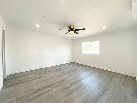 2nd image of 2109 1/2 S La Brea Ave