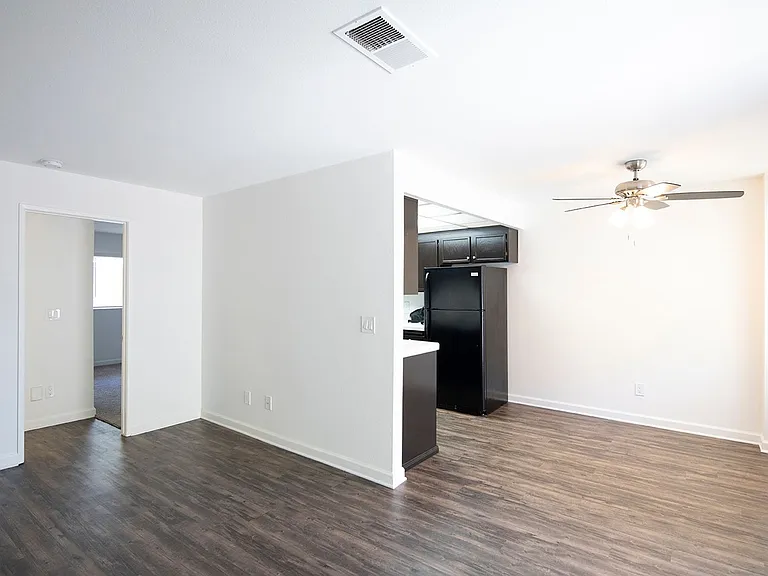 Bonita Heights Apartments — Photo 6