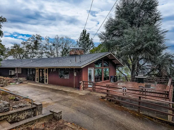 1751 Fairhill Dr, Roseburg, OR 97471