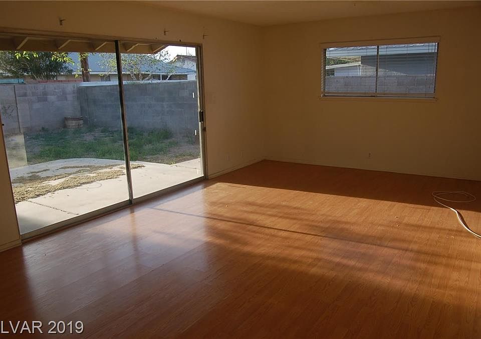 1st image of 101 Dahlia Ln