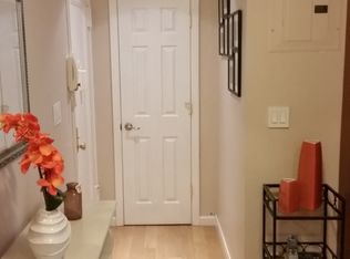 2 Terrace Cir APT 1G, Great Neck, NY 11021