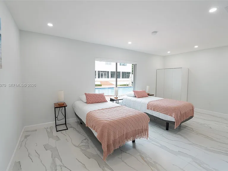 12040 SW 43rd St — Photo 53