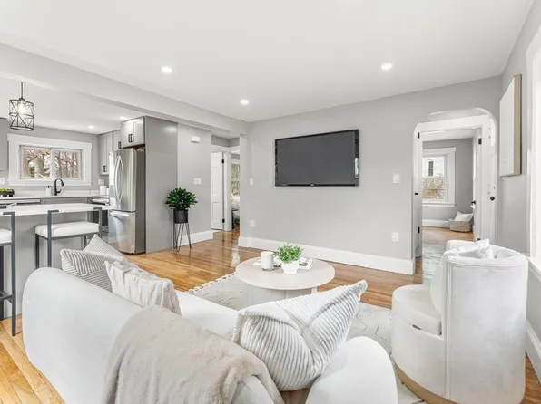 4 Washington Dr, Randolph, MA 02368