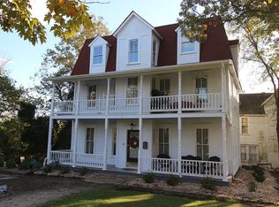 28 Fairmount St, Eureka Springs, AR 72632