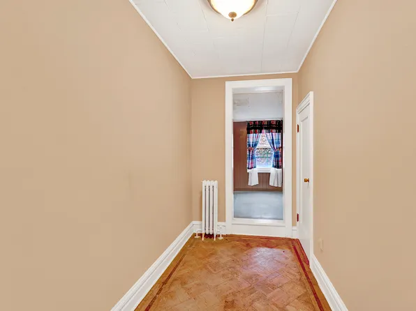 536 68th Street image 8 of 32