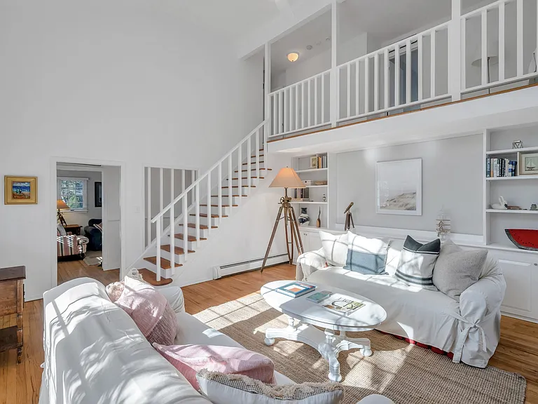 44 Wireless Rd — Photo 2