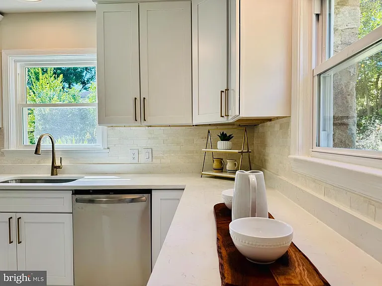311 Villa Ave — Photo 6