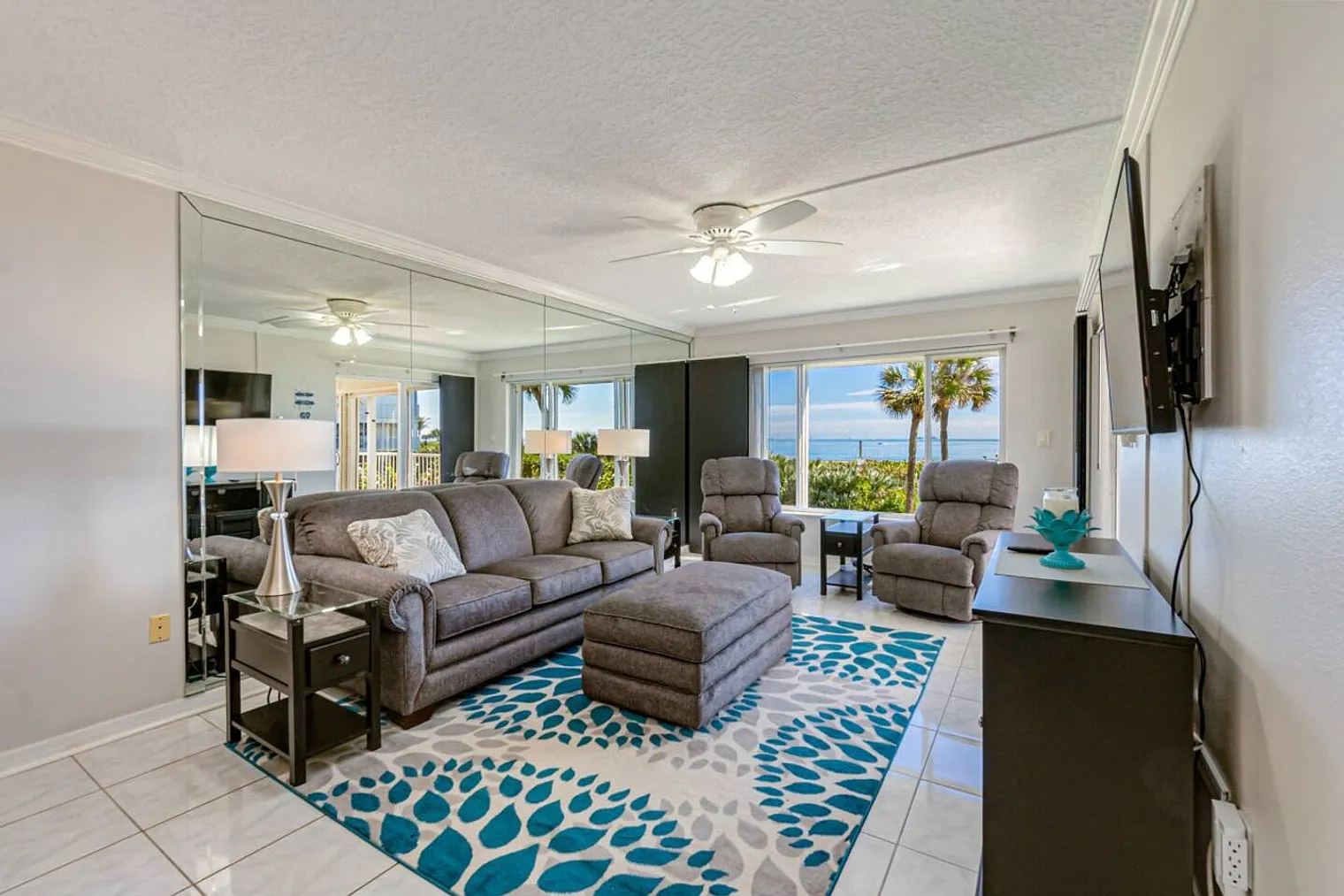 2 bed, 2.0 bath, 1194 sqft, $7,082 — Photo 1
