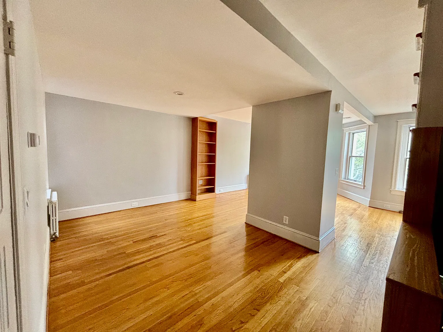 3 bed, 2274 sqft, $5,300 — Photo 4