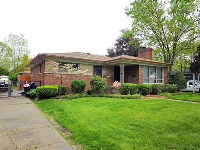 19266 Tyrone St, Harper Woods, MI, 48225