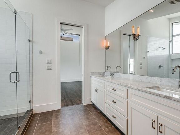 5th image of 2522 N Henderson Ave Unit 3
