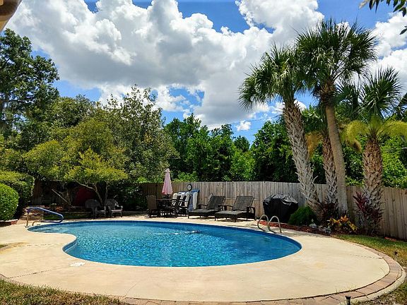 5th image of 308 Cypress Landing Dr