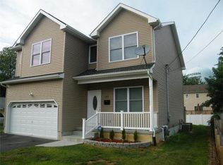 90 Rose St, Cliffwood, NJ 07721