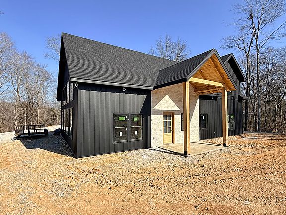 3rd image of 7922 E Plunders Creek Rd