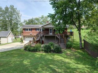 587 Cardinal Dr, Elkview, WV 25071