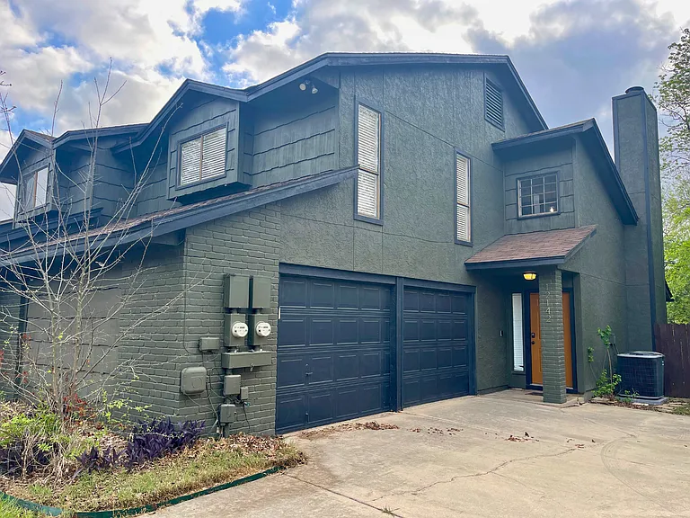 12142 Vista Nogal St — Photo 3