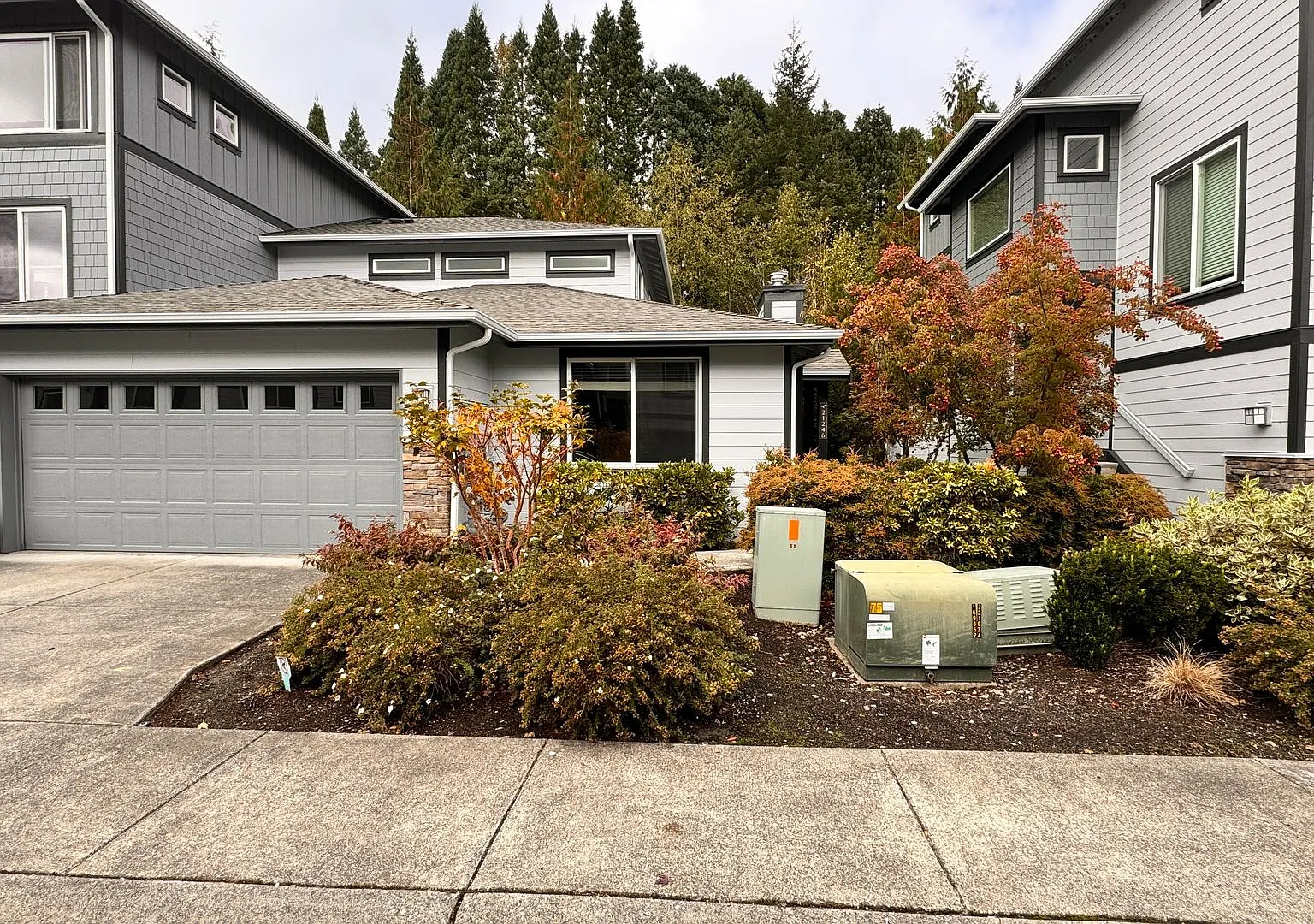 Stunning 3 Bedroom Townhome in Issaquah — Photo 1