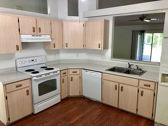 3rd image of 2191 Whiteside Ave SE