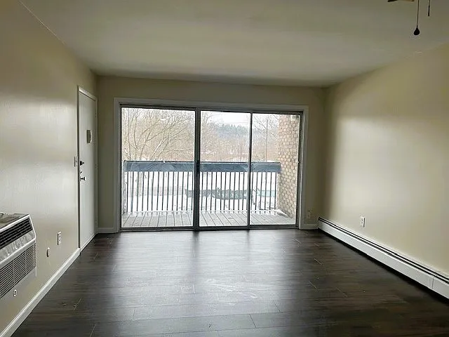 Burnet Park Apartments — Photo 9