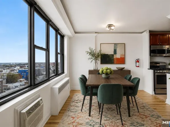 500 Central Ave APT 1617, Union City, NJ 07087