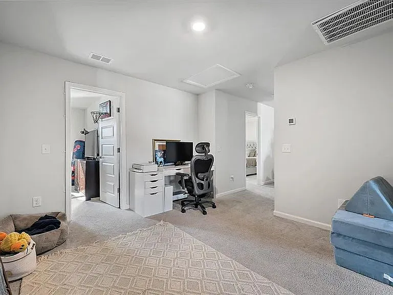 120 Woodland Oak Way — Photo 2