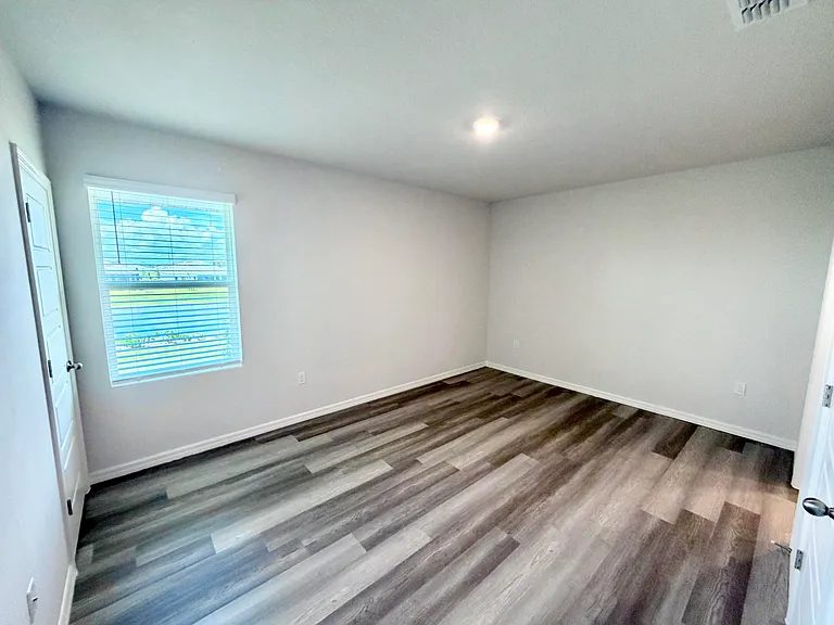 12813 SW Forli Way — Photo 14
