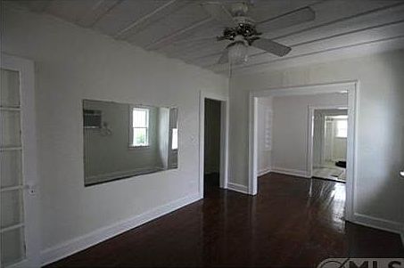 3rd image of 621 N F St APT 1