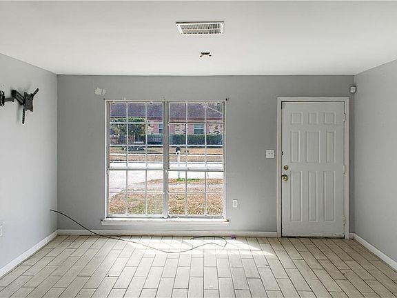 5th image of 3725 Baker Dr