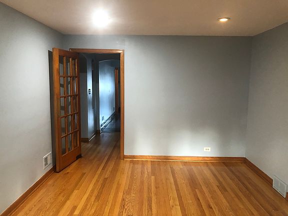 3rd image of 3717 Oak Park Ave