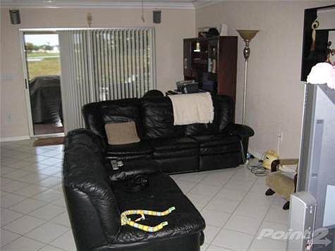 4th image of 129 SW 206th Ave