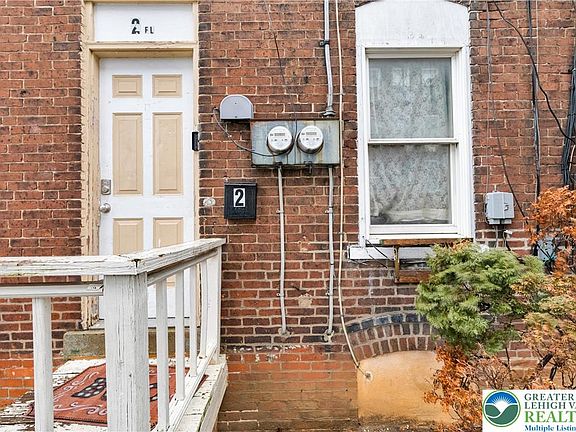 5th image of 1352 W Liberty St