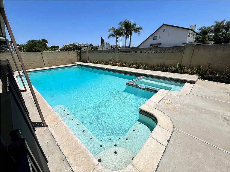 8252 Suffield St — Photo 20