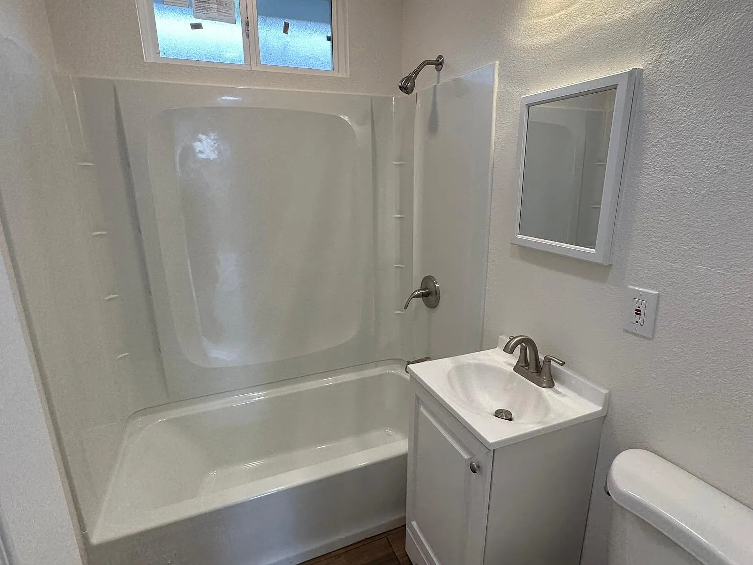 7107 Perry Rd — Photo 3