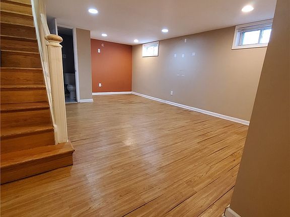 3rd image of 231-16 126th Ave
