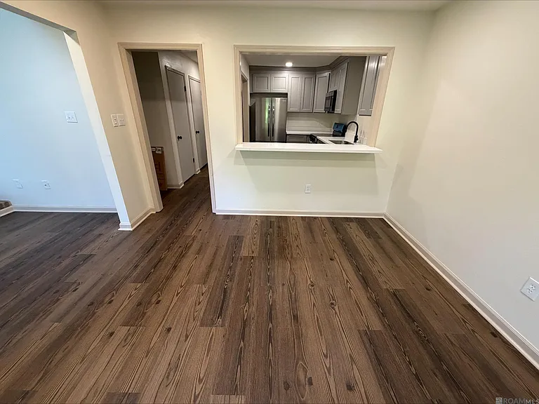 2419 Aubin Ln — Photo 3